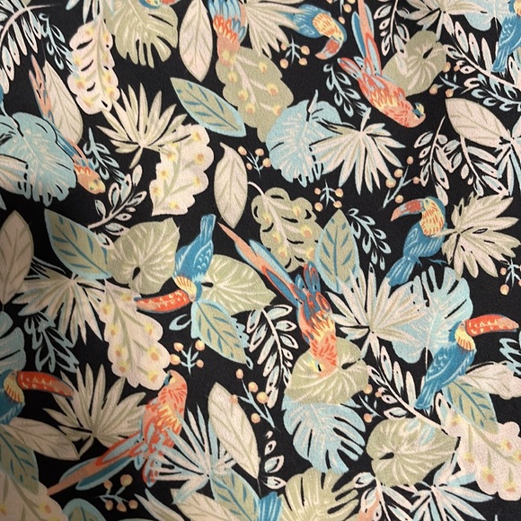 Lauren Conrad Tropical scallop bottom shorts M - Picture 2 of 5